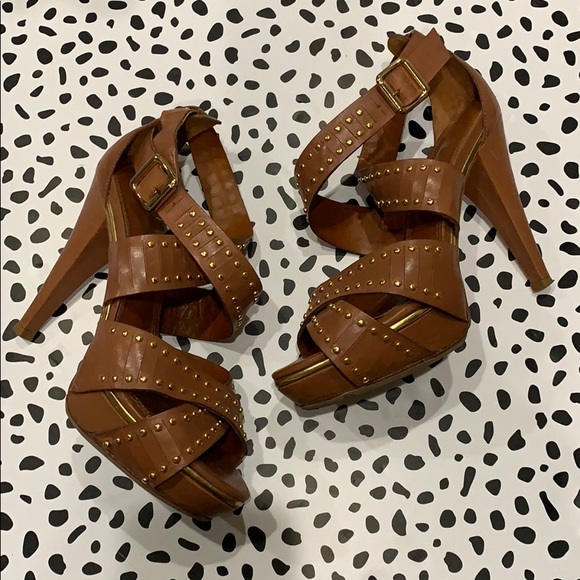Pour La Victoire Shoes - Final Price! Pour La Victoire Stud Platform Heels
